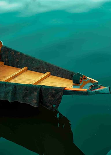 shikara scenic beauty